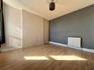 Bedroom- click for photo gallery